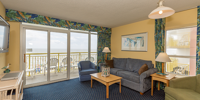 Oceanfront 2-Bedroom King/Queen Suite