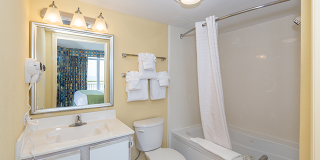 Oceanfront 2-Bedroom King/Queen Suite