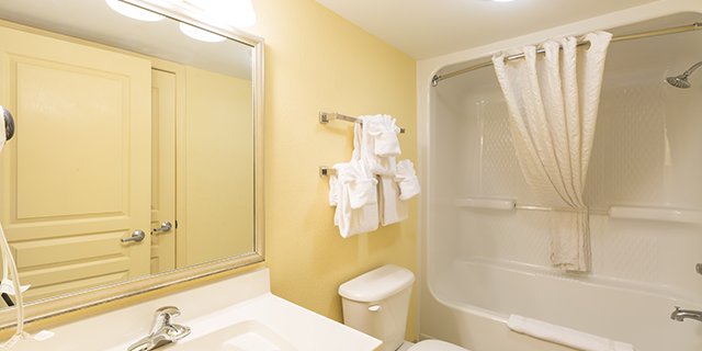 Oceanfront 2-Bedroom King/Queen Suite