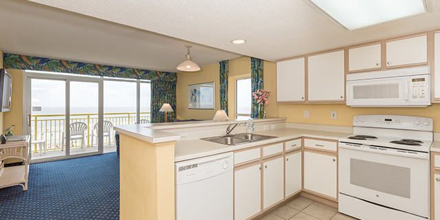 Oceanfront 2-Bedroom King/Queen Suite